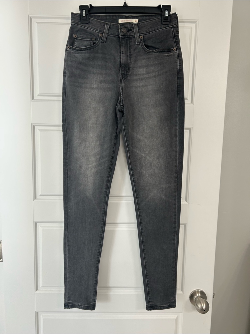 Levi’s 721 High Rise Skinny Jeans Washed Grey Black Size 26 EUC